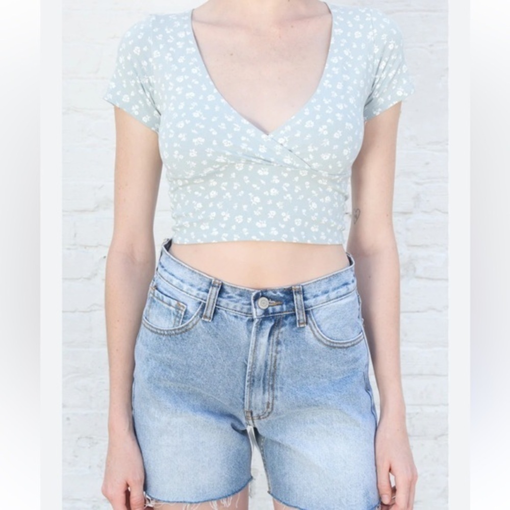 BRANDY MELVILLE Crop Top